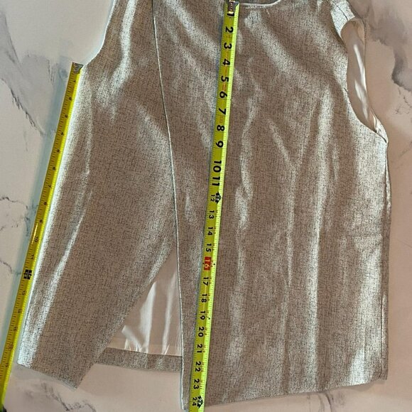 Sleeveless Top, Crossover front, Light/ Summery material, Beige/Tan, Size S - Picture 4 of 9